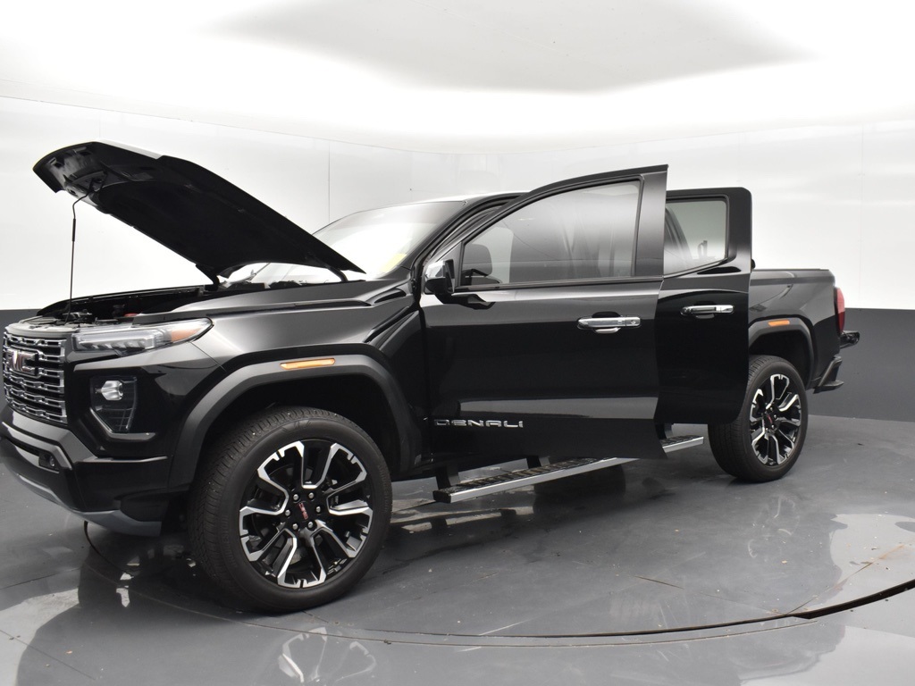 2024 Gmc Canyon Denali photo 29