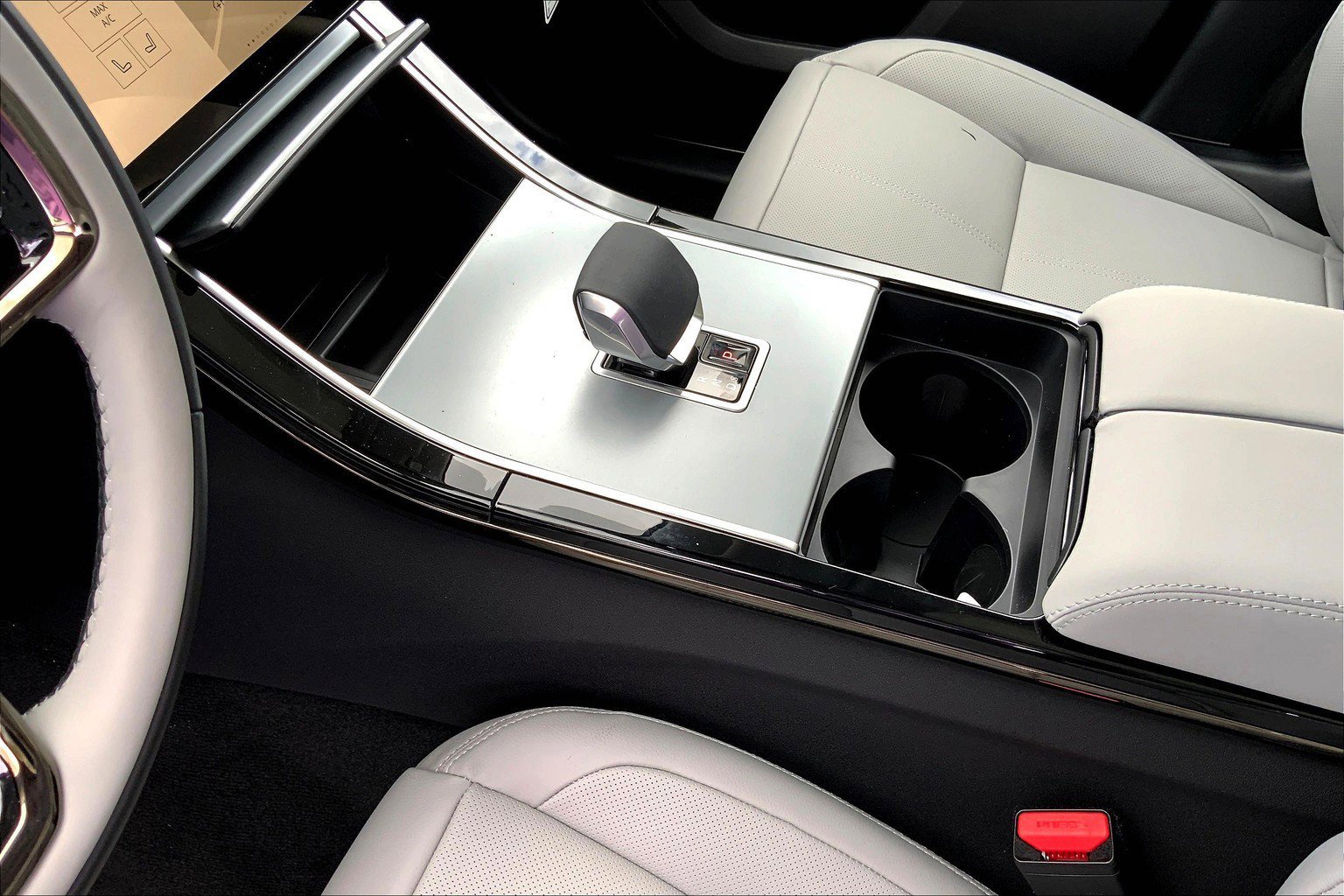 2025 Land Rover Range Rover Velar S photo 5