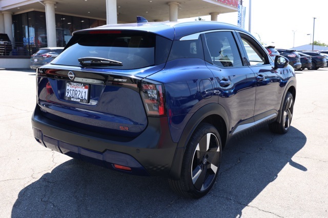 2025 Nissan Kicks SR photo 3