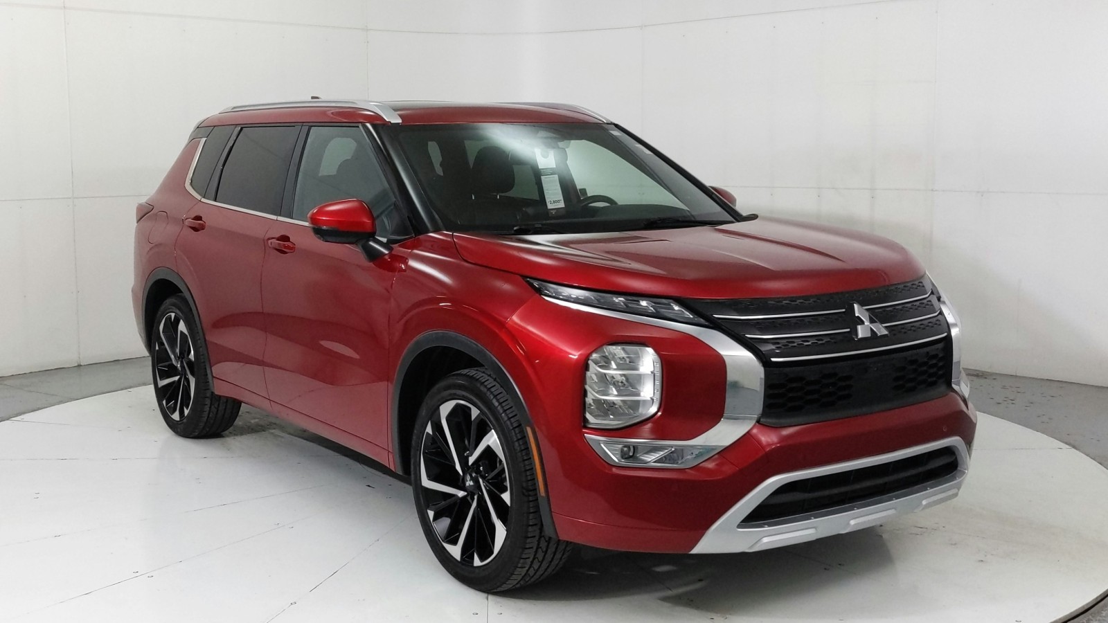 Used 2022  Mitsubishi SEL image 7