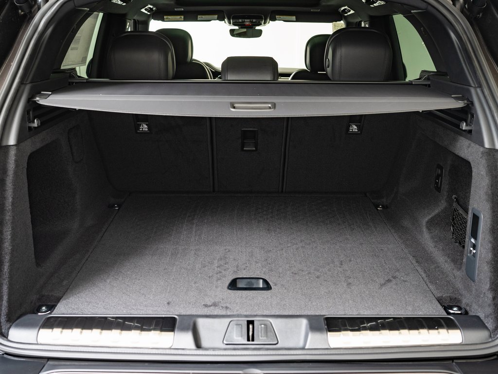 2025 Land Rover Range Rover Sport SE photo 13