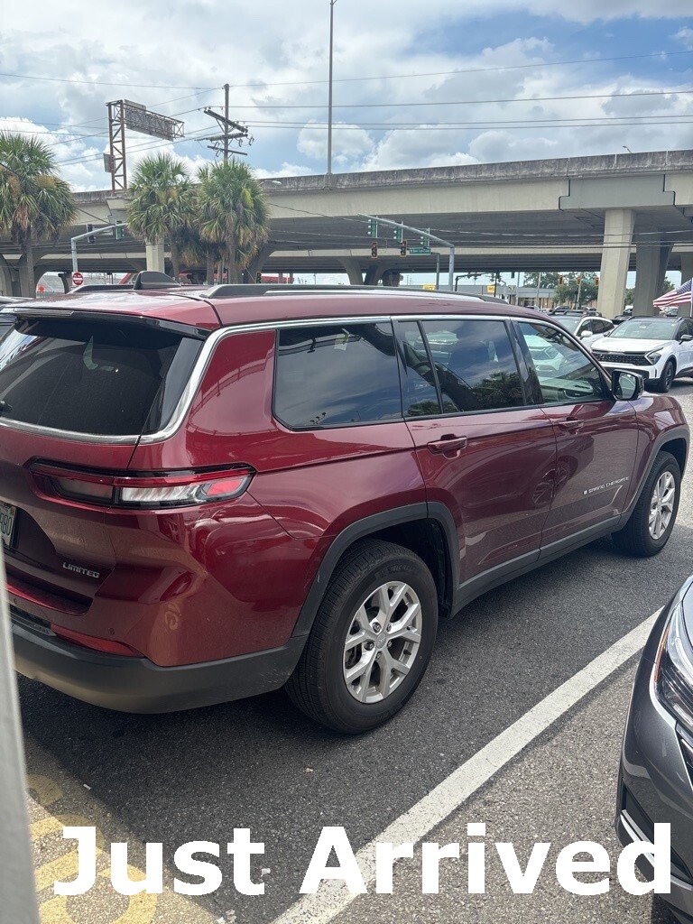 2023 Jeep Grand Cherokee Limited photo 3