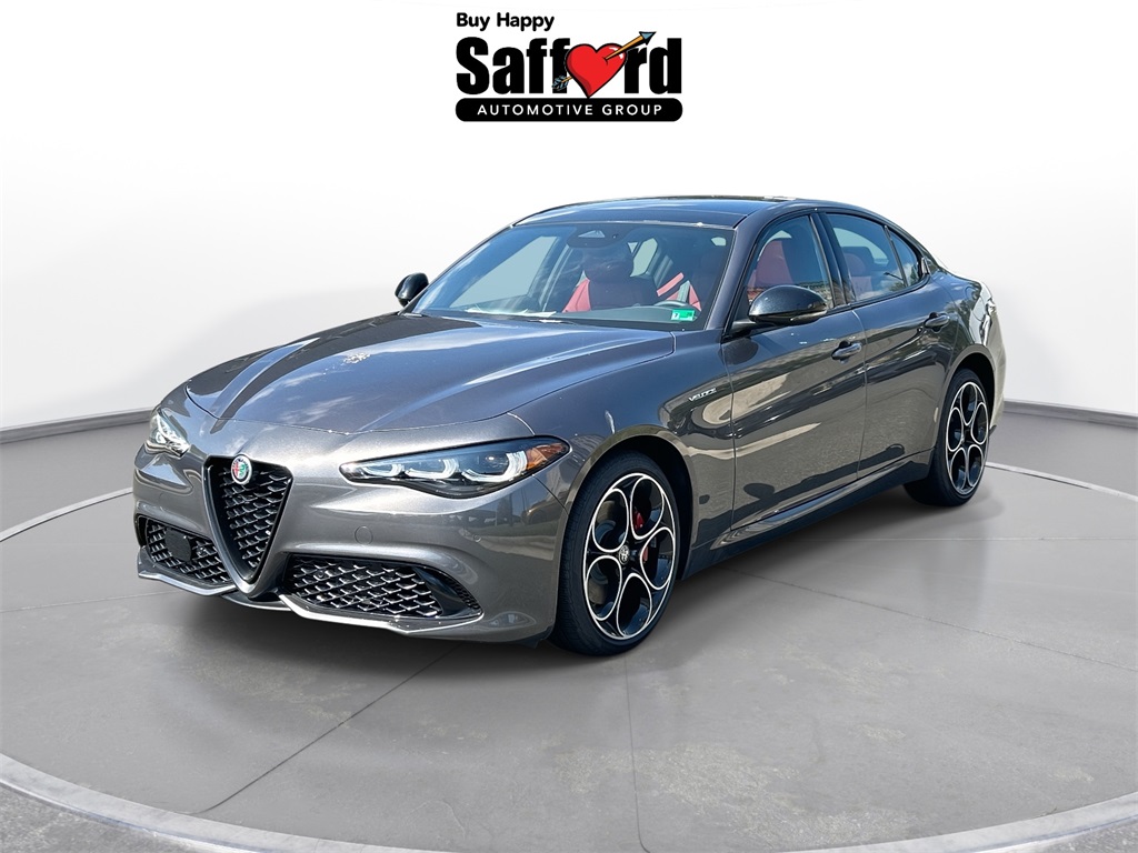 2025 Alfa Romeo Giulia Base's photo