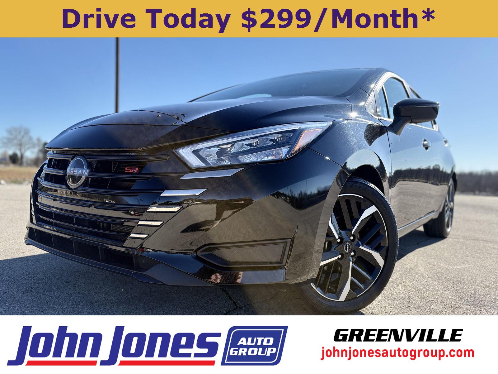 2024 Nissan Versa SR's photo