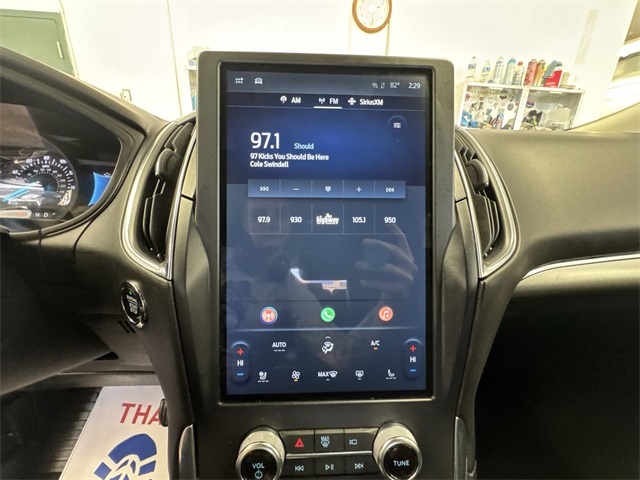 2024 Ford Edge Titanium photo 14