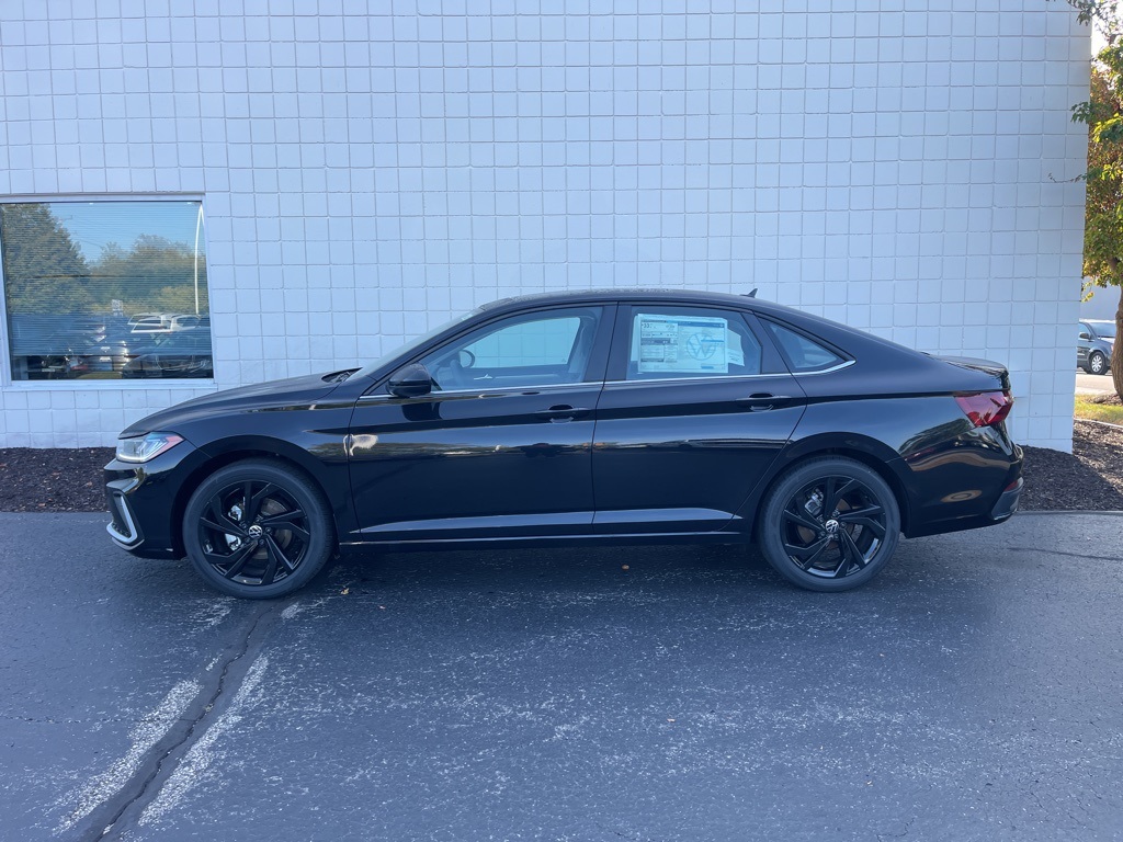 2025 Volkswagen Jetta 1.5T SE photo 2