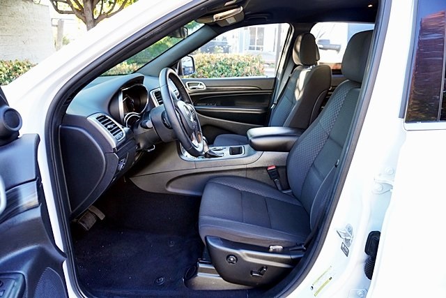 Used 2021 White Jeep Laredo E image 13