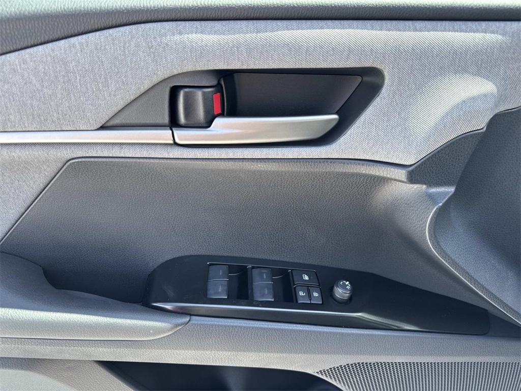 2025 Toyota Camry LE photo 10