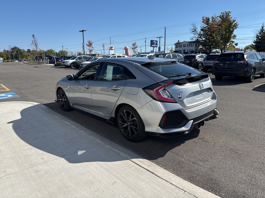 2018 Honda Civic Sport photo 3