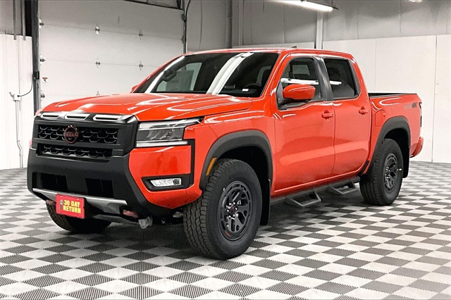 2025 Nissan Frontier PRO-4X photo 2
