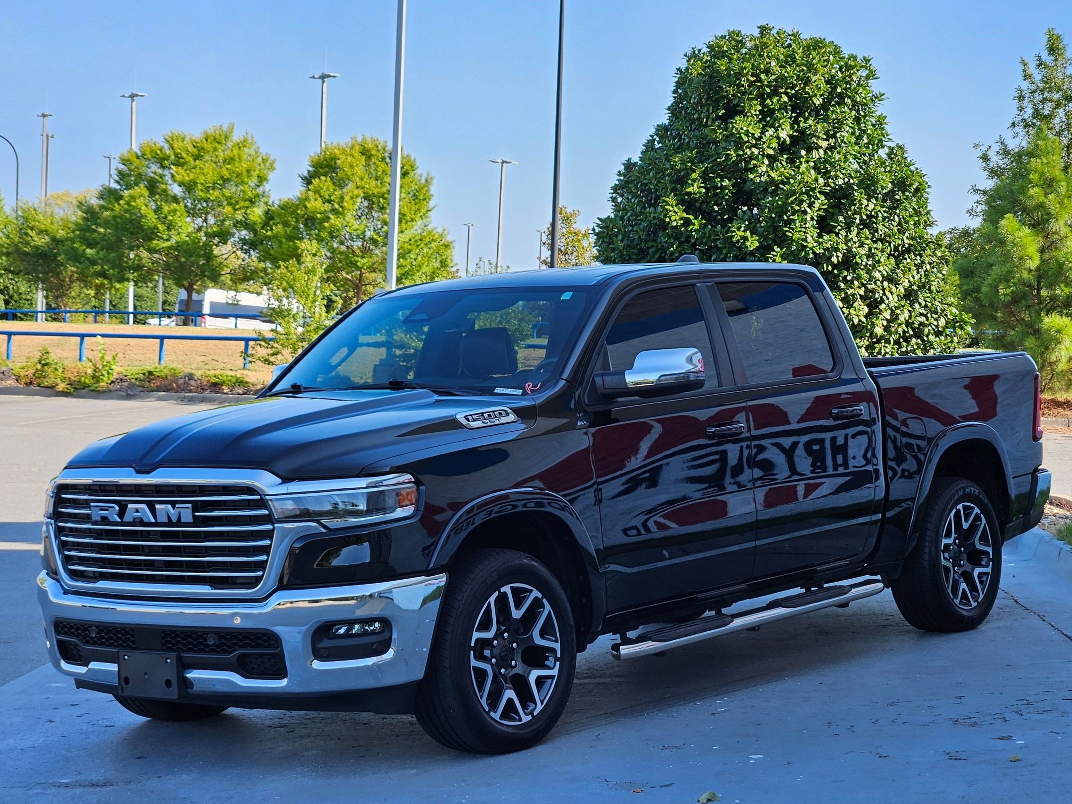 2025 Ram 1500 Laramie photo 2