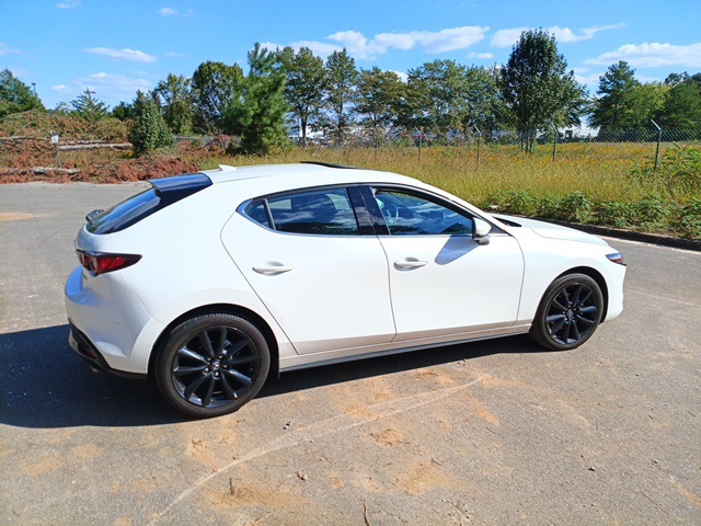 2023 Mazda Mazda3 Hatchback 2.5 s Premium photo 3