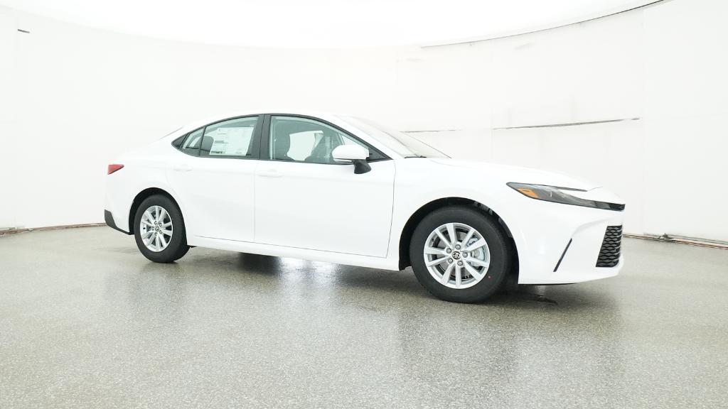 2025 Toyota Camry LE photo 28