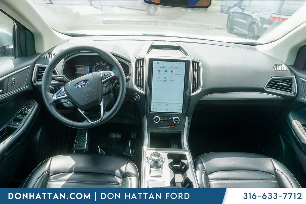 2022 Ford Edge SEL photo 4