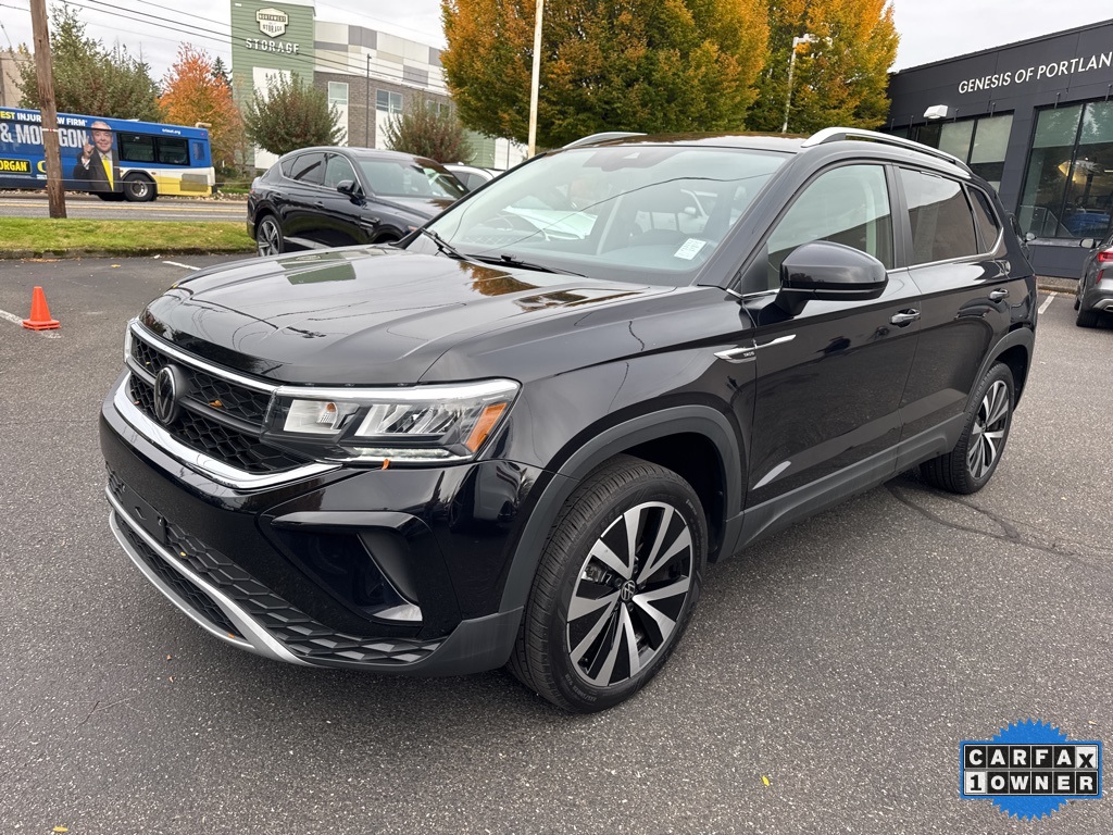 2024 Volkswagen Taos SE photo 3