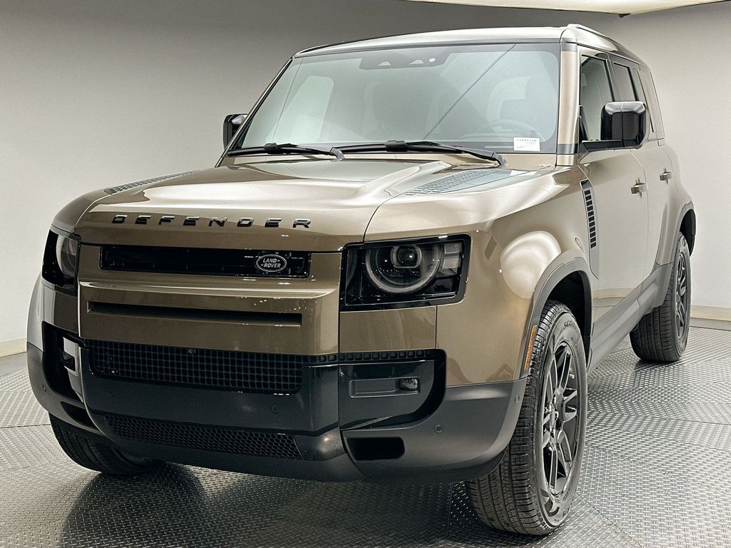 2026 Land Rover Defender S's photo