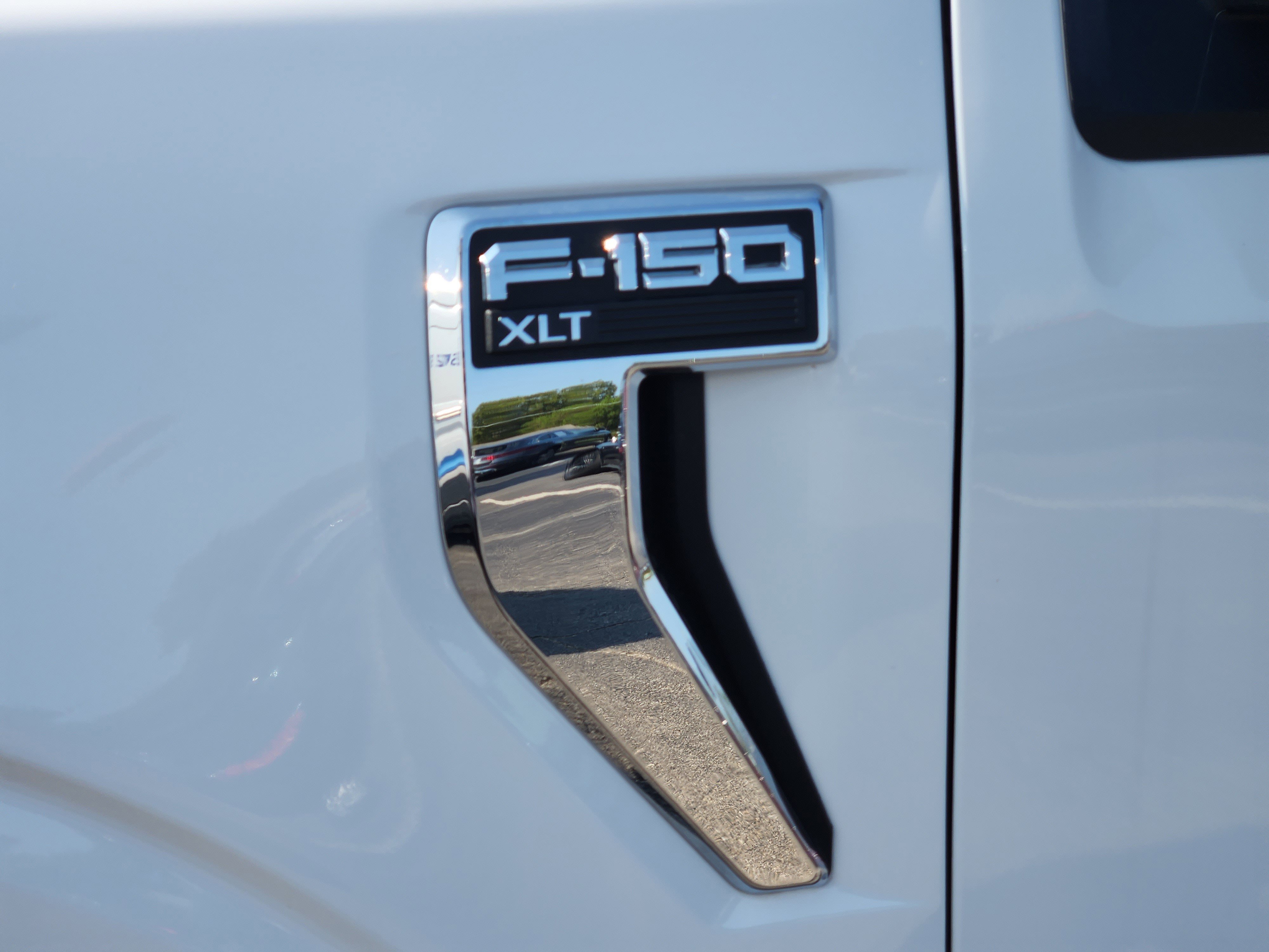 2024 Ford F-150 XLT photo 2