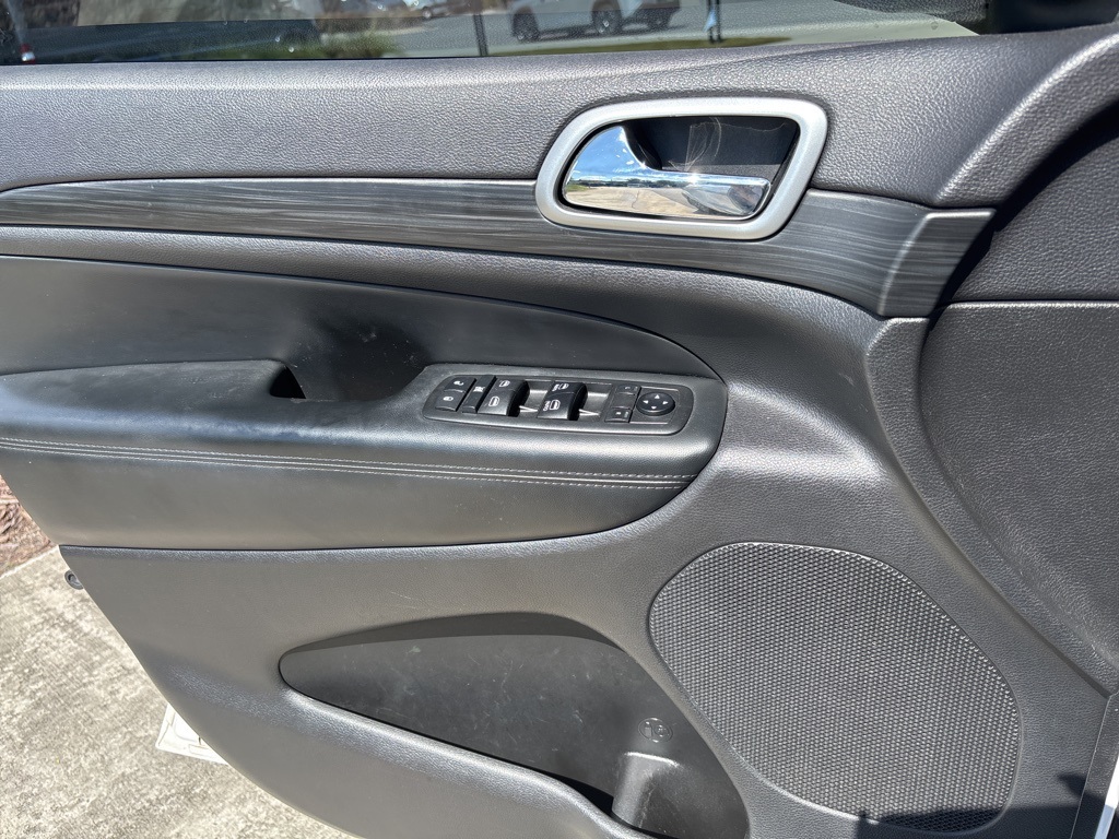 2019 Jeep Grand Cherokee Altitude photo 39