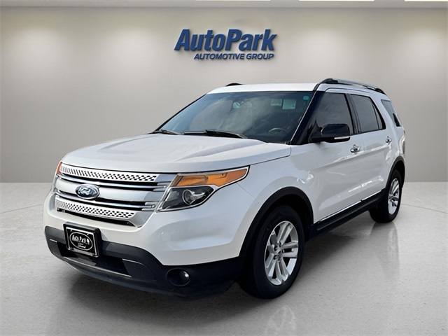 2015 Ford Explorer XLT photo 3
