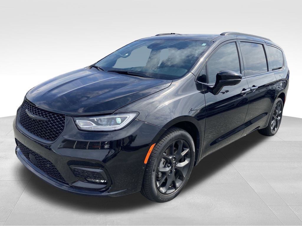 2023 Chrysler Pacifica Limited photo 2