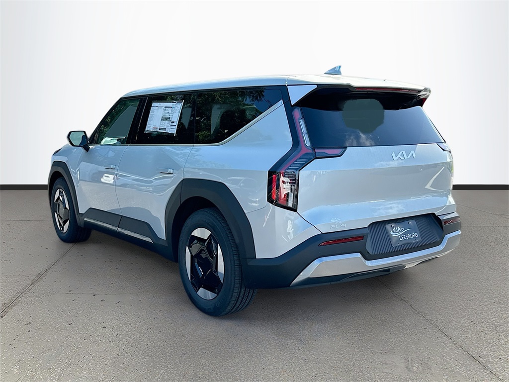 2026 Kia EV9 Light Long Range photo 5