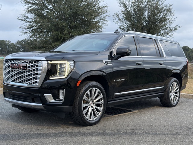 2023 GMC Yukon XL Denali's photo