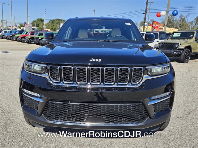 2025 Jeep Grand Cherokee Limited photo 2
