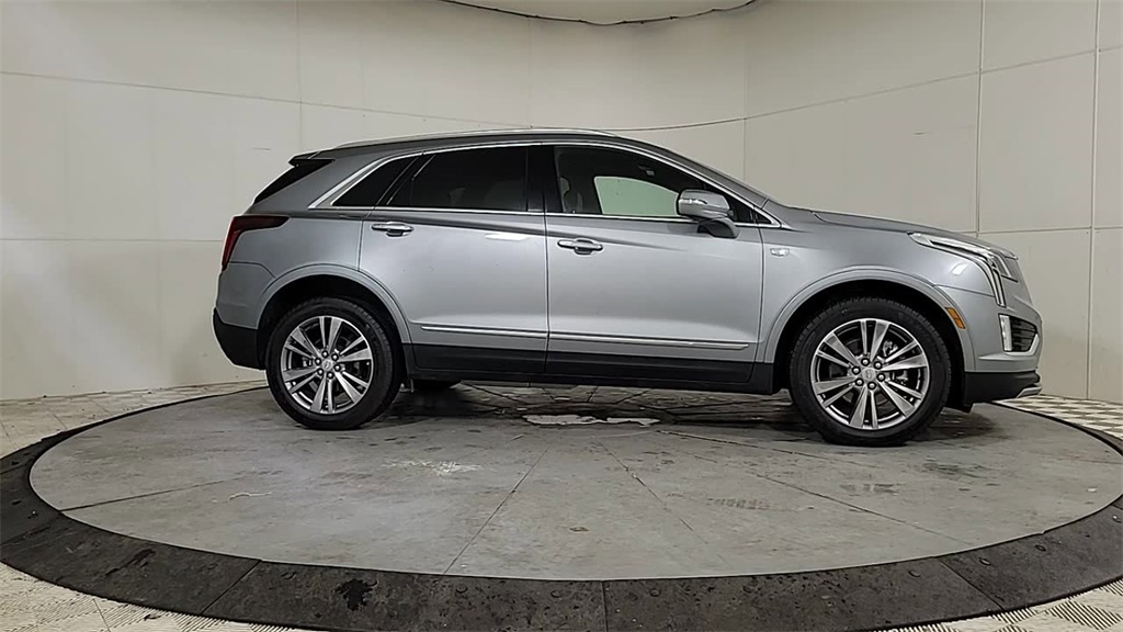 2025 CADILLAC XT5 - Image 8