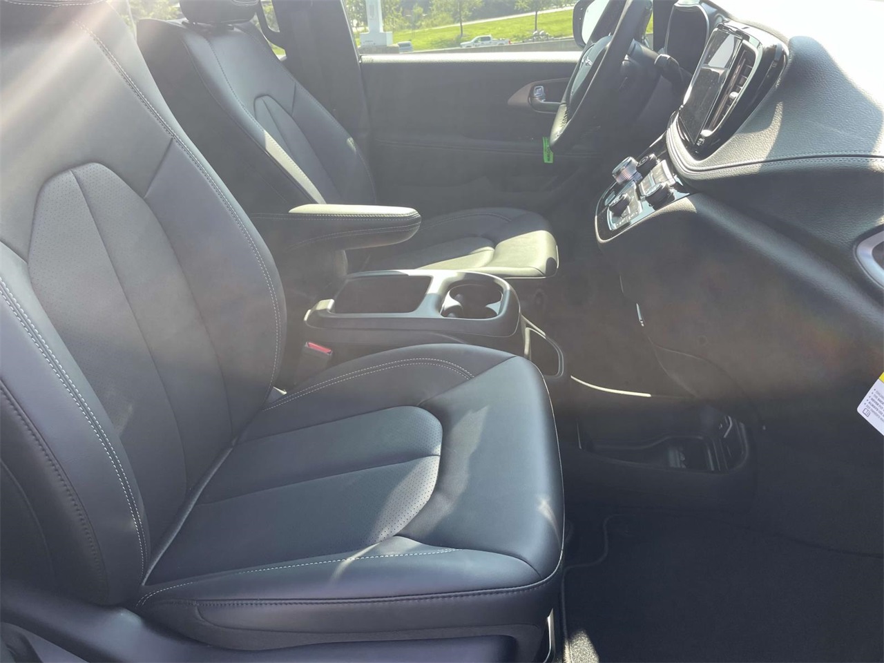2026 Chrysler Pacifica photo 26