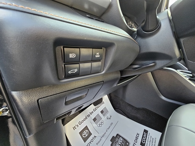 2023 Toyota Highlander Hybrid Bronze Edition photo 10