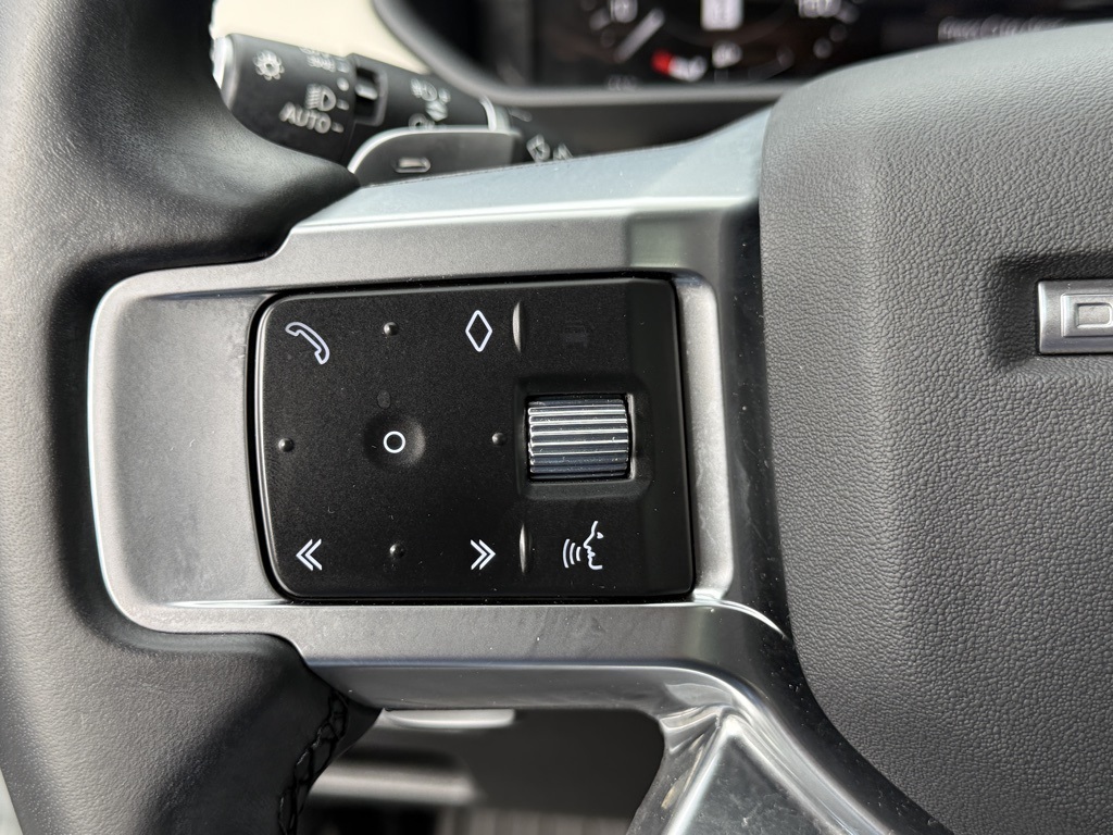 2023 Land Rover Discovery S R-Dynamic photo 16