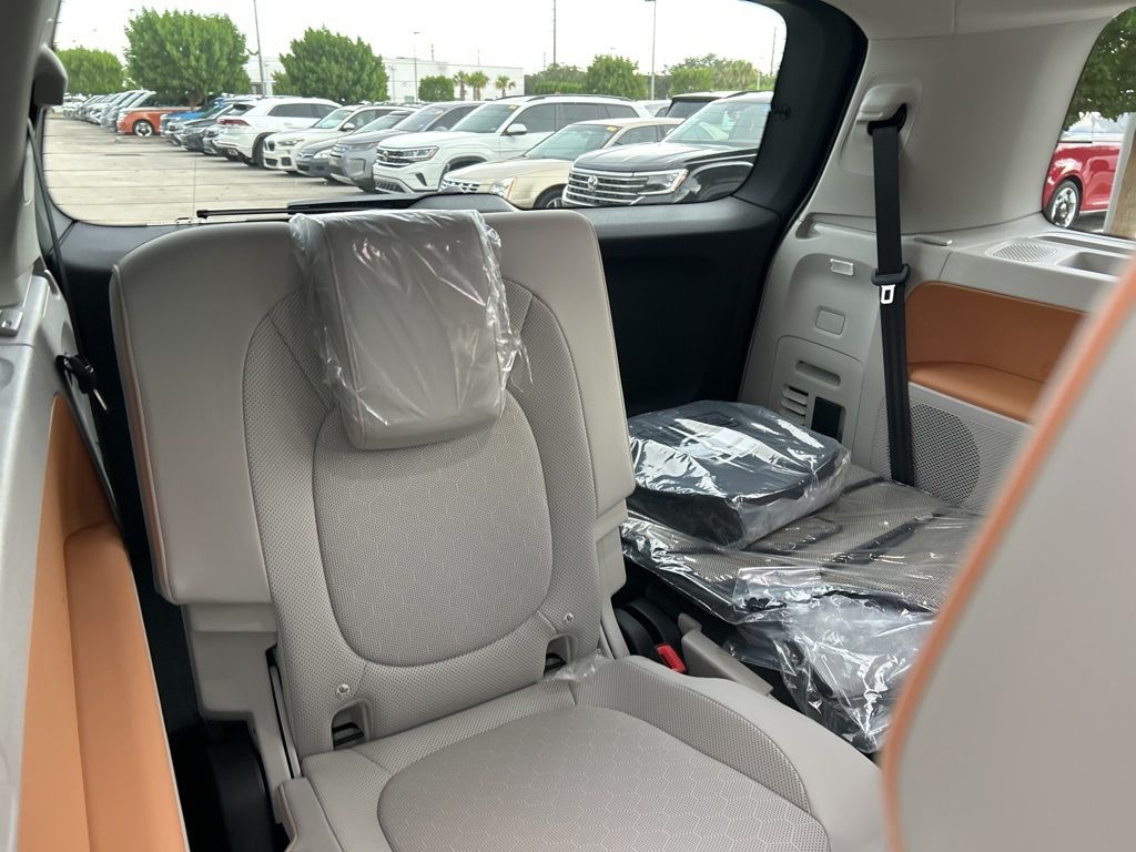2025 Volkswagen ID. Buzz Pro Plus photo 36