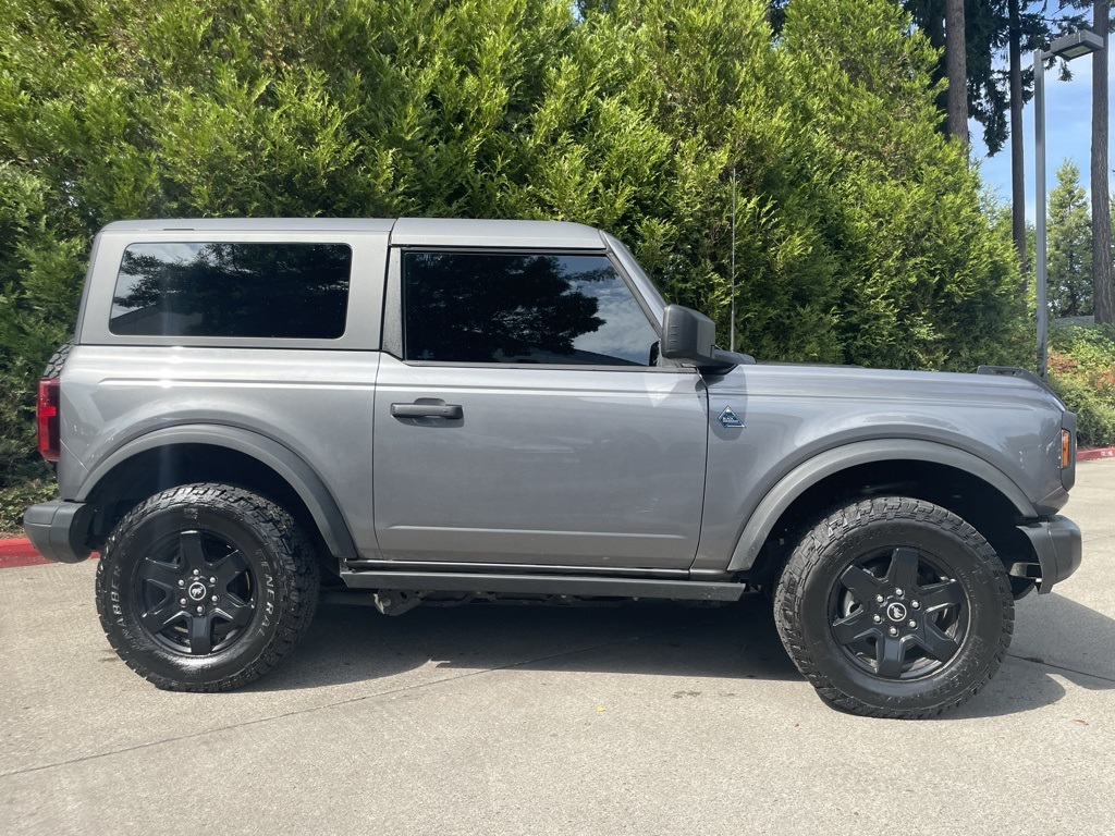2023 Ford Bronco Black Diamond photo 3