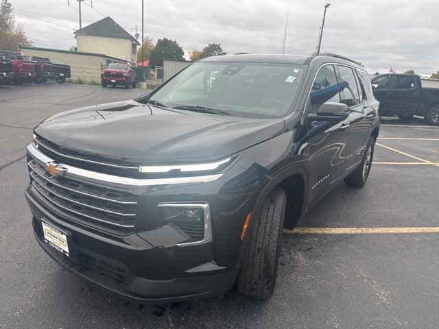 2025 Chevrolet Traverse photo 4
