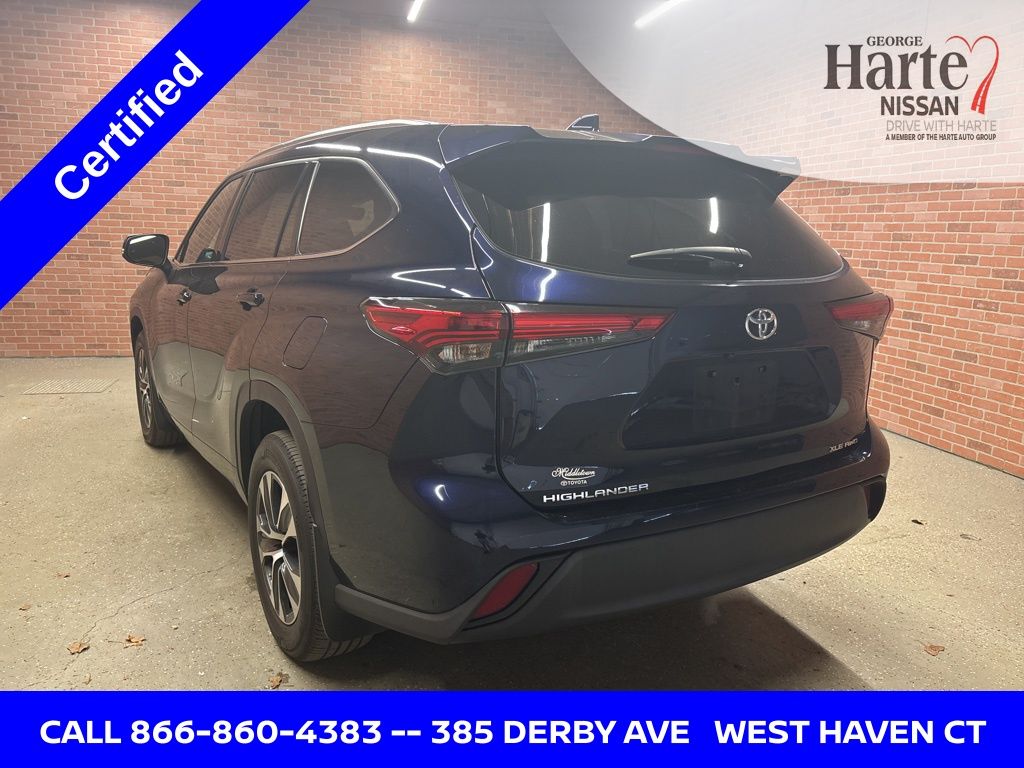 2021 Toyota Highlander XLE photo 4