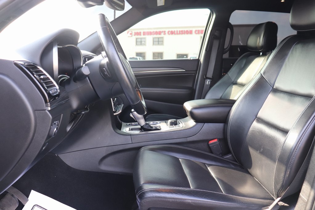 2021 Jeep Grand Cherokee Anniversary Edition photo 3