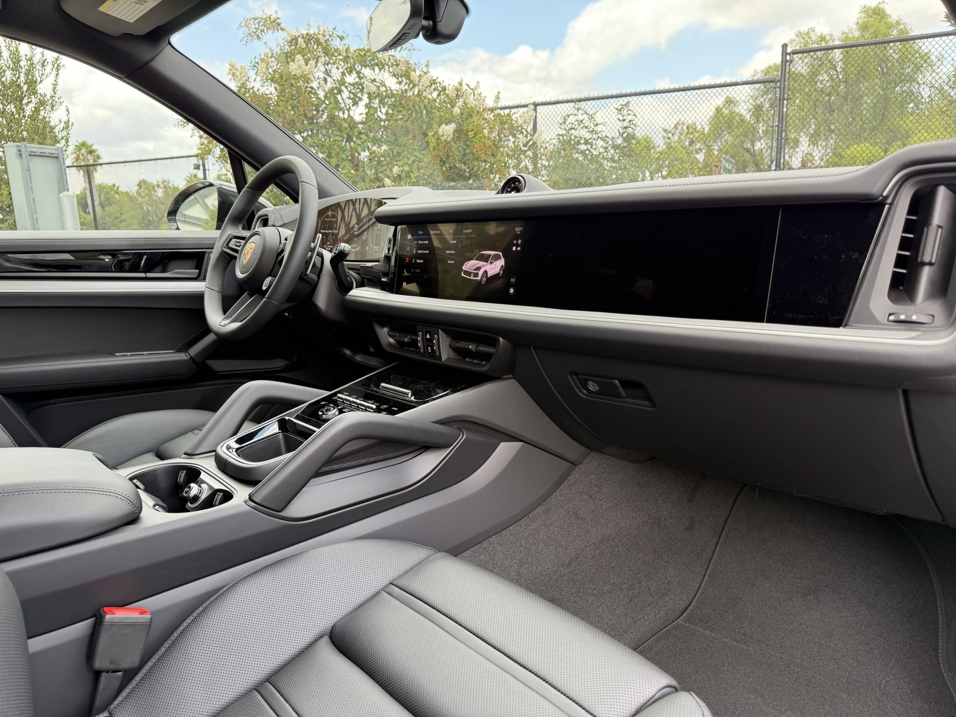 2025 Porsche Cayenne E-Hybrid S photo 22