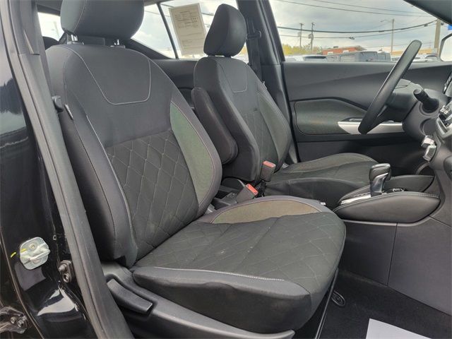 2019 Nissan Kicks SV photo 16