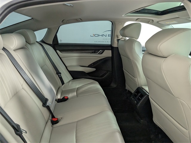 2022 Honda Accord Touring 2.0T photo 18