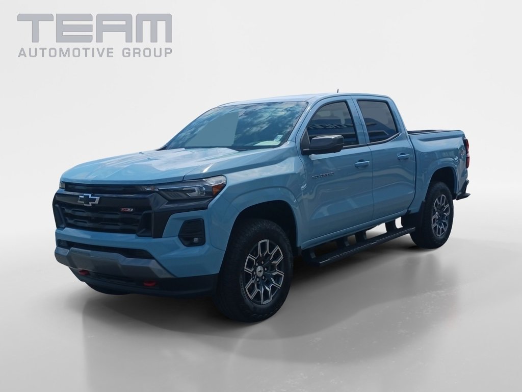 2025 Chevrolet Colorado Z71 photo 3
