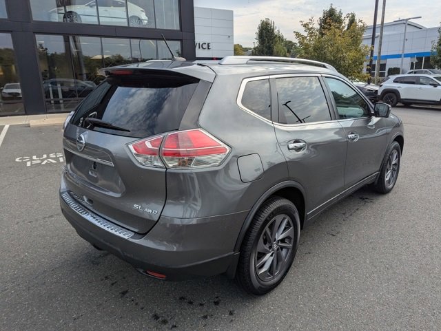2016 Nissan Rogue SL photo 3