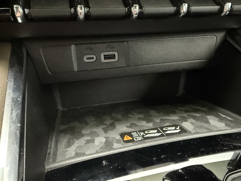 2024 Gmc Canyon Denali photo 44