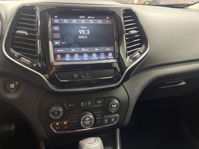 2020 Jeep Cherokee Limited photo 18