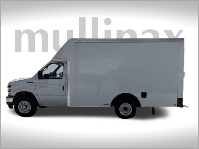 2025 Ford E-350 Base photo 2