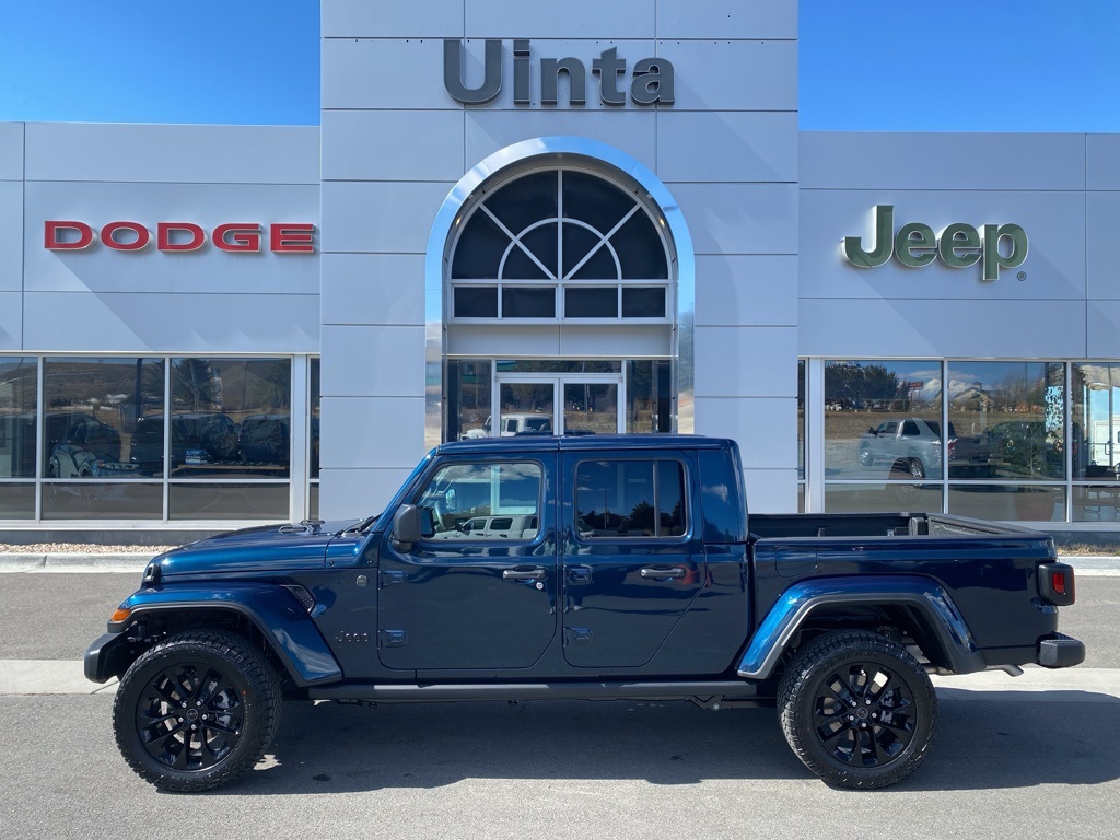 2025 Jeep Gladiator Sport photo 2