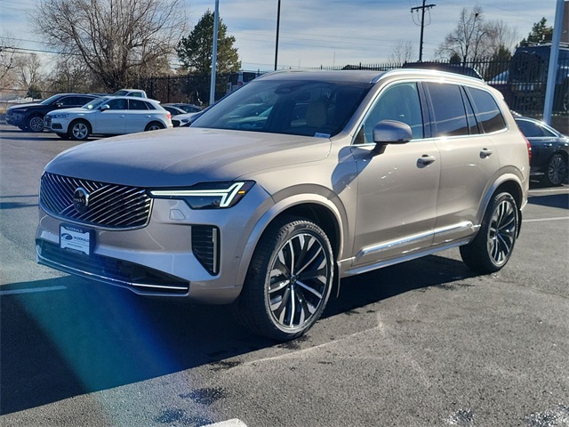 2025 Volvo XC90 Plus's photo