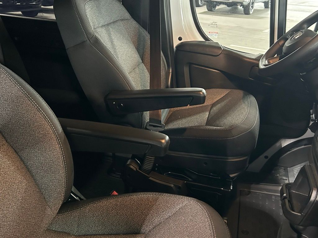 2023 Ram ProMaster 2500 Window Van photo 15