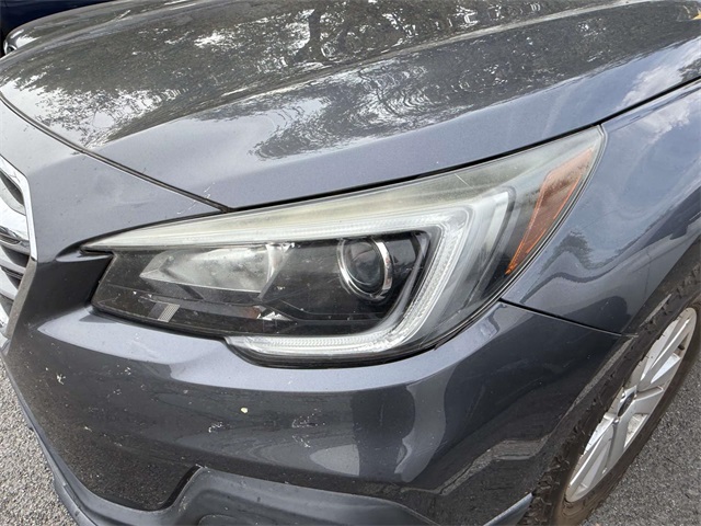 2018 Subaru Outback 2.5i Premium photo 10