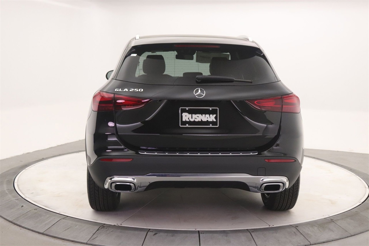 2026 Mercedes Benz GLA 250 photo 3
