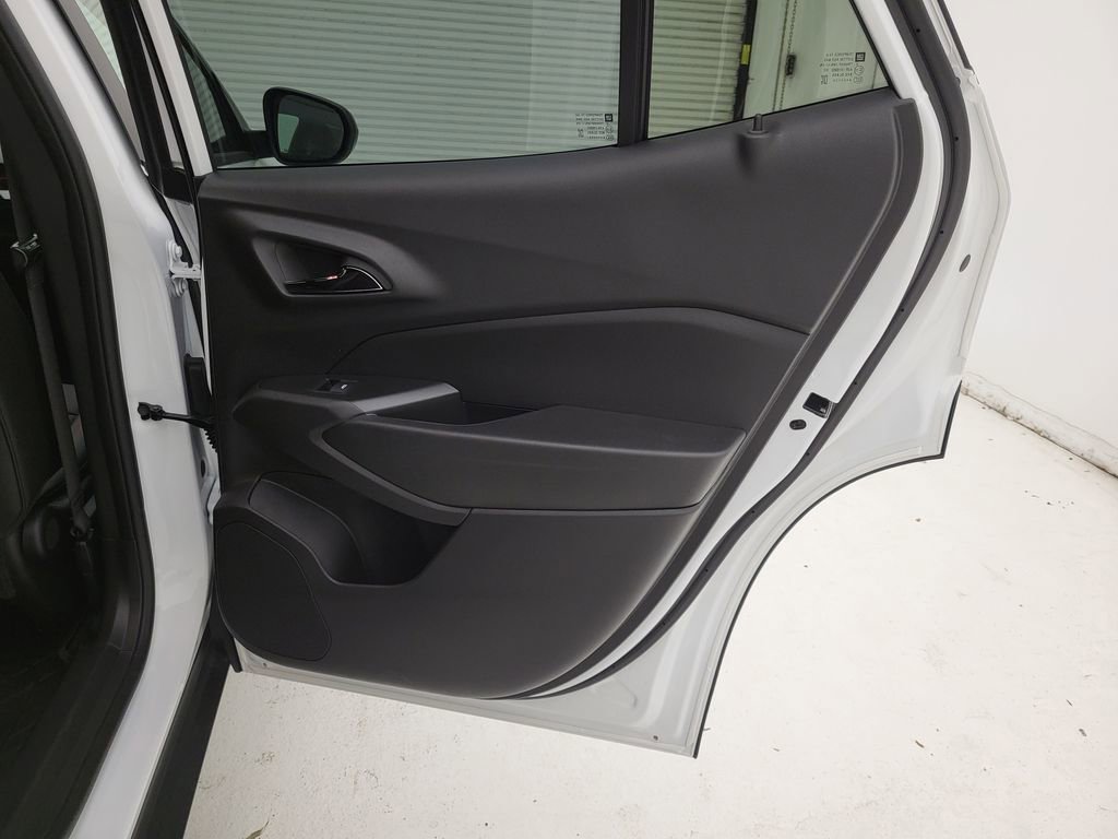 2025 Chevrolet Trax photo 32
